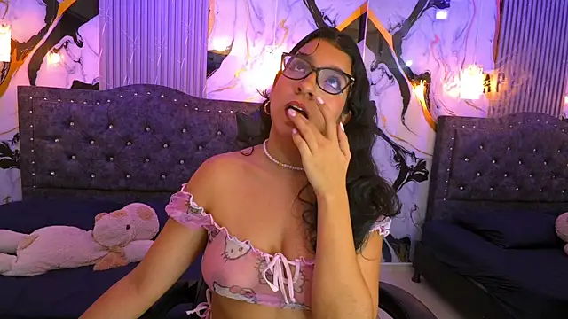 GiaCutee online show from 04/10/26, 03:12