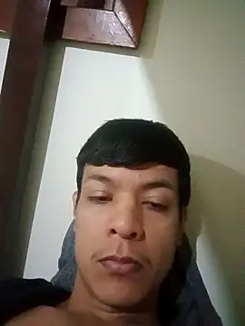 Snapshot of WillRodriguesf10 chatting on 11/08/25, 01:33 WillRodriguesf10 online show from 11/08/25, 01:33