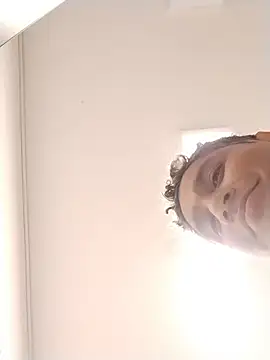 danigarci2307 online show from 10/25/25, 08:58