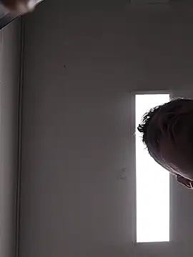 danigarci2307 online show from 11/18/25, 08:46