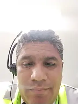 danigarci2307 online show from 11/29/25, 09:51