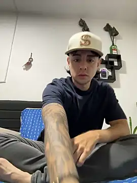 Snapshot of Jaguer2213 chatting on 09/26/25, 02:26 Jaguer2213 online show from 09/26/25, 02:26