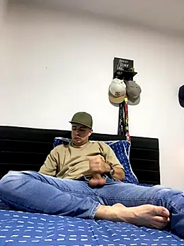 Snapshot of Jaguer2213 chatting on 11/01/25, 04:25 Jaguer2213 online show from 11/01/25, 04:25