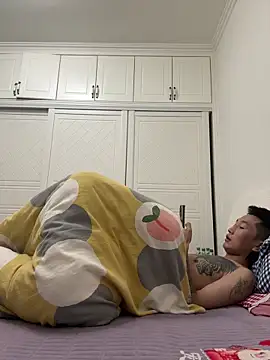 YJBJ258258 online show from 11/17/25, 10:26