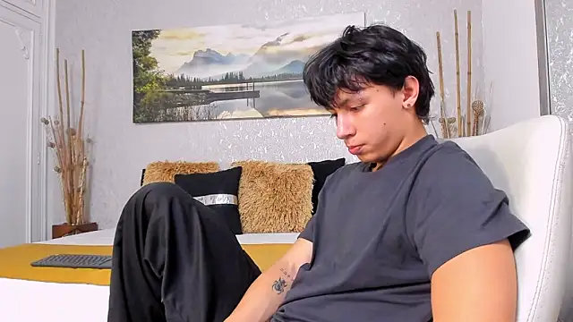 Tyler durten online show from 10/31/25, 03:07