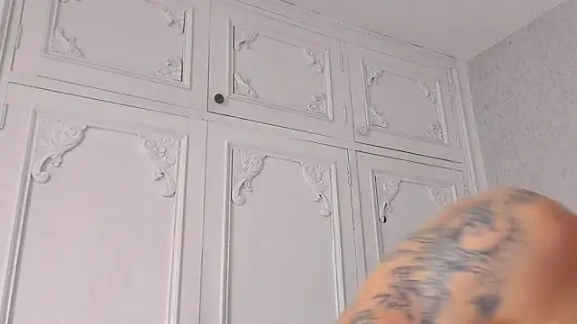 Tyler durten online show from 04/24/26, 03:09