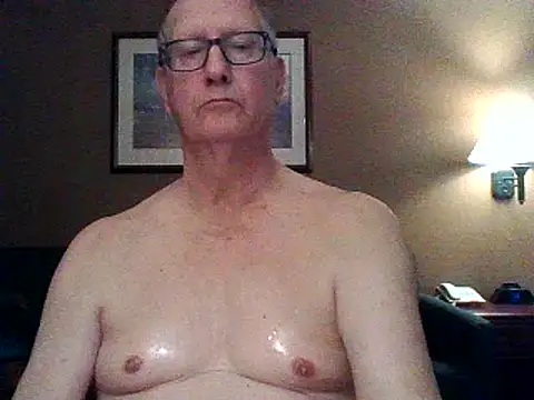 Snapshot of camminmichaellll chatting on 01/09/25, 03:47 camminmichaellll online show from 01/09/25, 03:47