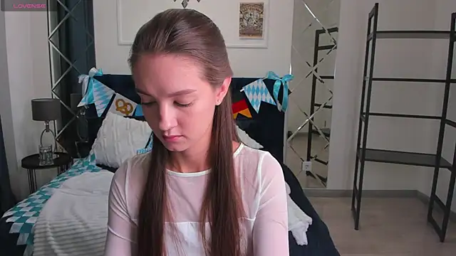 Snapshot of LoraSunnyy chatting on 09/28/25, 01:22 LoraSunnyy online show from 09/28/25, 01:22