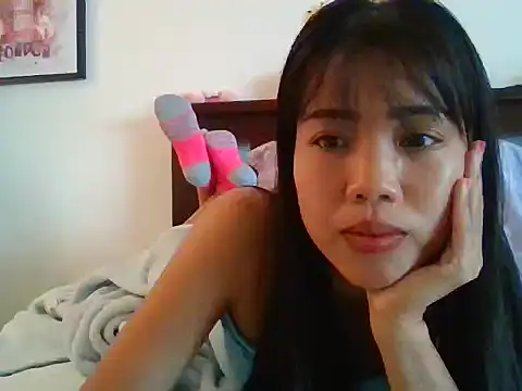 AnnewithanE online show from 10/25/25, 03:36