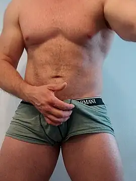 Snapshot of AlphaGymMale chatting on 10/03/25, 08:33 AlphaGymMale online show from 10/03/25, 08:33