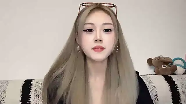 XingKongCOCO-107 online show from 10/03/25, 11:18