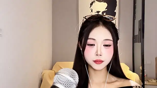 XingKongCOCO-107 online show from 12/17/25, 10:32