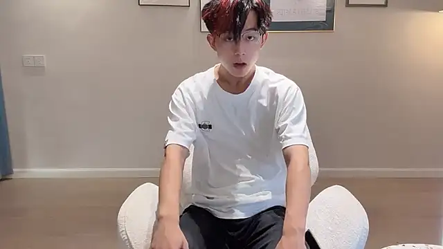 Snapshot of STxuguanhan chatting on 09/26/25, 08:18 STxuguanhan online show from 09/26/25, 08:18