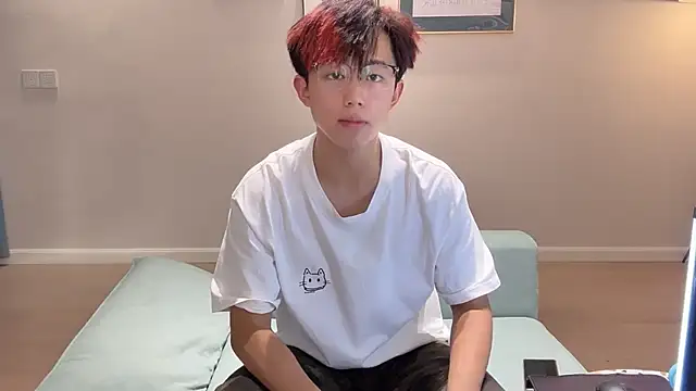 Snapshot of STxuguanhan chatting on 10/10/25, 07:51 STxuguanhan online show from 10/10/25, 07:51