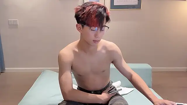Snapshot of STxuguanhan chatting on 10/12/25, 08:35 STxuguanhan online show from 10/12/25, 08:35