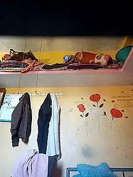 Snapshot of Nihaal17 chatting on 04/06/26, 04:57 Nihaal17 online show from 04/06/26, 04:57