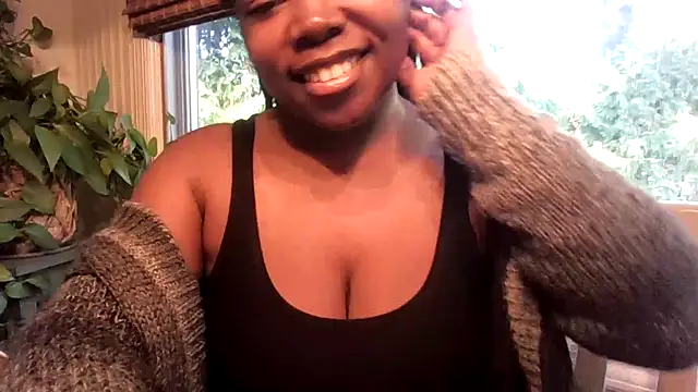 Snapshot of princess_chocolate chatting on 10/22/25, 01:33 princess chocolate online show from 10/22/25, 01:33