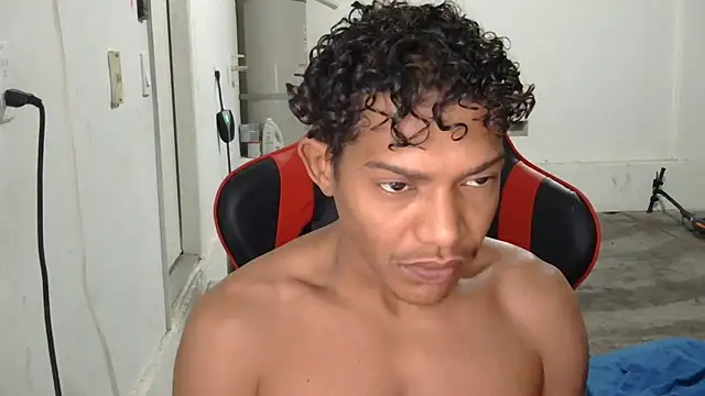 Snapshot of Gmajor chatting on 09/22/25, 03:08 Gmajor online show from 09/22/25, 03:08