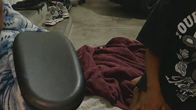 Snapshot of Gmajor chatting on 11/18/25, 03:34 Gmajor online show from 11/18/25, 03:34