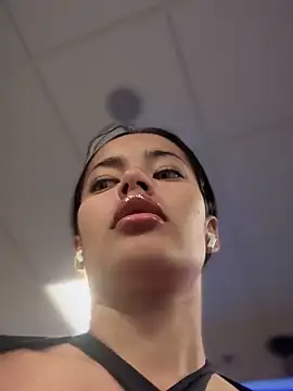 Snapshot of Risky_Workouts chatting on 10/18/25, 01:01 Risky Workouts online show from 10/18/25, 01:01