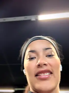 Snapshot of Risky_Workouts chatting on 10/30/25, 08:49 Risky Workouts online show from 10/30/25, 08:49