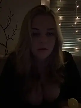 ItsLxsa online show from 10/27/25, 11:41