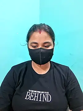 Snapshot of DivyaBhabhi69@xh chatting on 07/15/26, 06:13 DivyaBhabhi69xh online show from 07/15/26, 06:13