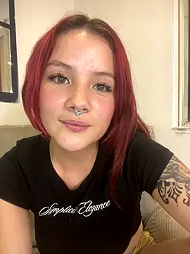 Snapshot of julse_ chatting on 10/18/25, 10:54 julse online show from 10/18/25, 10:54