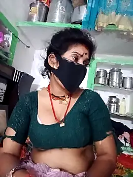 Snapshot of Reeta_cut chatting on 10/02/25, 04:03 Reeta cut online show from 10/02/25, 04:03