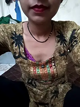 Snapshot of Reeta_cut chatting on 10/03/25, 12:13 Reeta cut online show from 10/03/25, 12:13