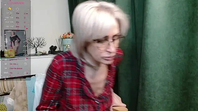 Snapshot of PamellaMurphy chatting on 05/14/26, 11:44 PamellaMurphy online show from 05/14/26, 11:44
