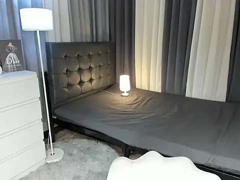 Blaire Samantha online show from 11/11/25, 04:23