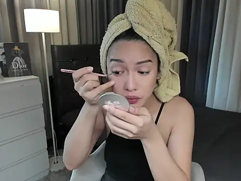 Blaire Samantha online show from 12/04/25, 06:55