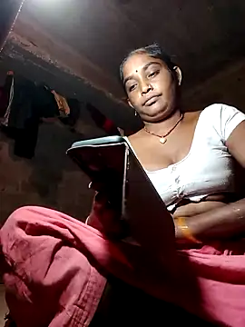 Snapshot of sadhna200 chatting on 09/25/25, 08:23 sadhna200 online show from 09/25/25, 08:23