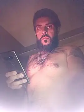 Snapshot of hornylatino702 chatting on 02/18/26, 11:06 hornylatino702 online show from 02/18/26, 11:06