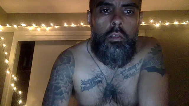 hornylatino702 online show from 05/05/26, 07:49