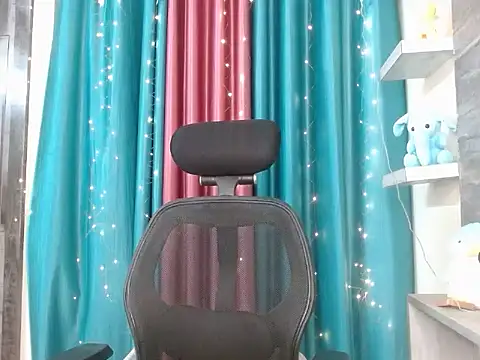 Your candy 47 online show from 04/10/26, 02:22