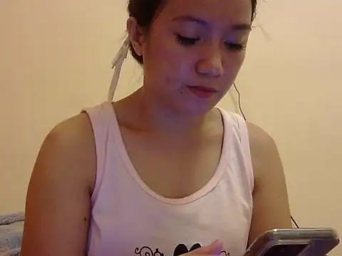 Lovelyclaya online show from 11/15/25, 01:03