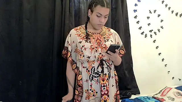 Snapshot of Ariana_rodriguez_0 chatting on 11/23/25, 12:49 Ariana rodriguez 0 online show from 11/23/25, 12:49