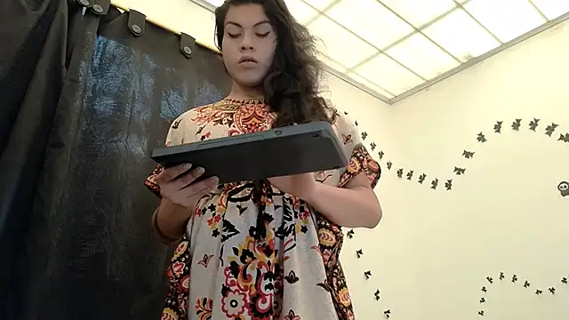 Snapshot of Ariana_rodriguez_0 chatting on 11/29/25, 01:36 Ariana rodriguez 0 online show from 11/29/25, 01:36