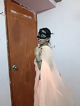 Snapshot of nice_touch9733 chatting on 11/08/25, 10:41 nice touch9733 online show from 11/08/25, 10:41