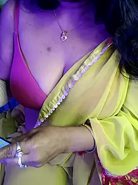 Snapshot of monaa-darling chatting on 10/31/25, 08:54 monaa-darling online show from 10/31/25, 08:54