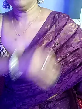 Snapshot of monaa-darling chatting on 11/13/25, 05:45 monaa-darling online show from 11/13/25, 05:45