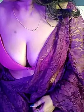 Snapshot of monaa-darling chatting on 11/15/25, 04:47 monaa-darling online show from 11/15/25, 04:47