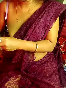 Snapshot of monaa-darling chatting on 11/22/25, 06:18 monaa-darling online show from 11/22/25, 06:18