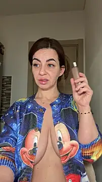 Roxanne Skye online show from 11/25/25, 03:17