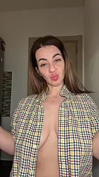 Roxanne Skye online show from 11/26/25, 03:07