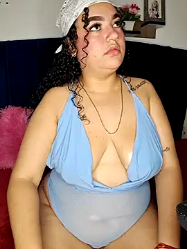 Snapshot of jesie_18x chatting on 12/17/25, 07:20 jesie 18x online show from 12/17/25, 07:20