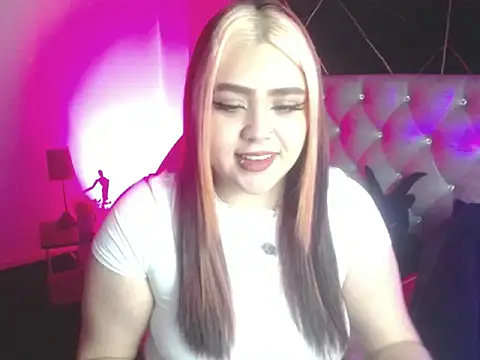 im bunny   online show from 11/17/25, 12:44