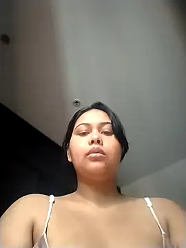 Alessandraa- online show from 04/04/26, 07:44